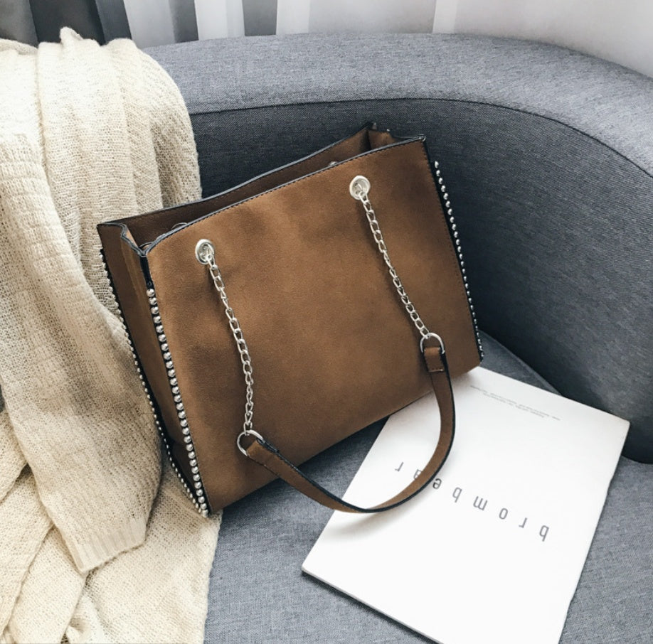 Chain rivet shoulder bag