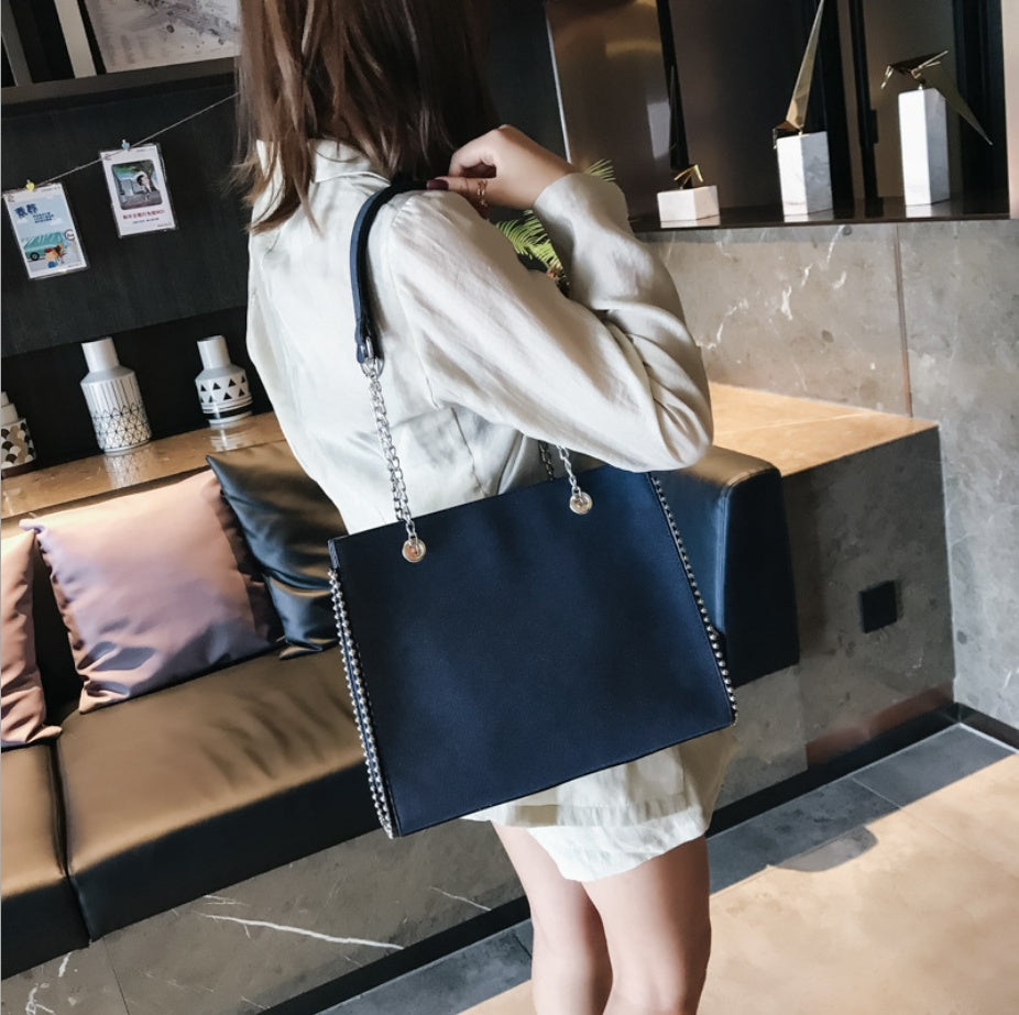 Chain rivet shoulder bag