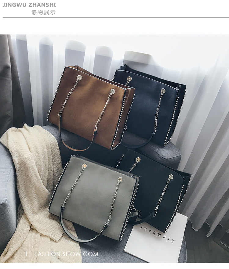 Chain rivet shoulder bag
