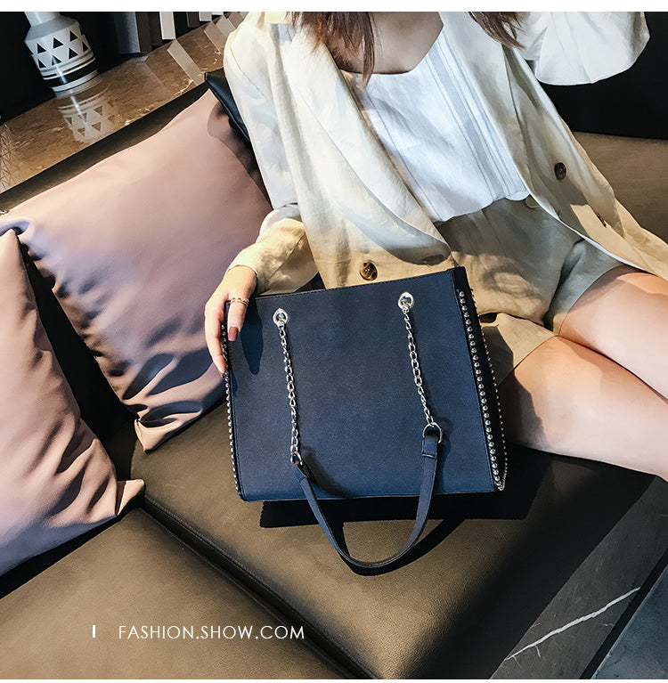 Chain rivet shoulder bag