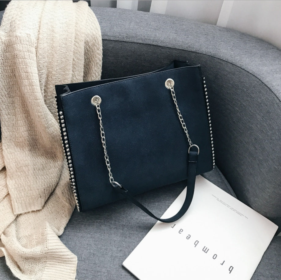 Chain rivet shoulder bag